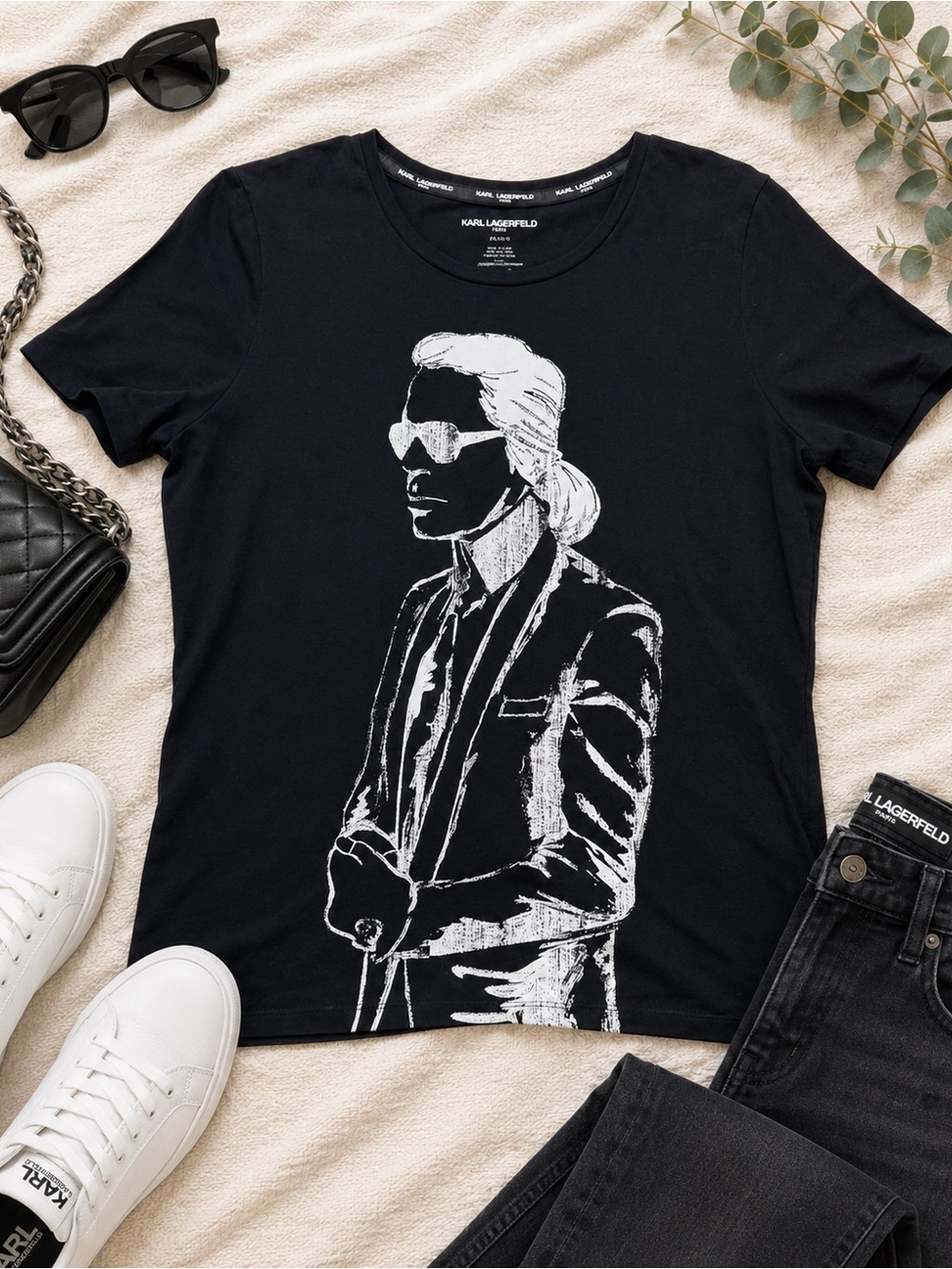 Karl Lagerfeld Paris Women’s Medium Black Graphic Tee Iconic Portrait Crew Neck